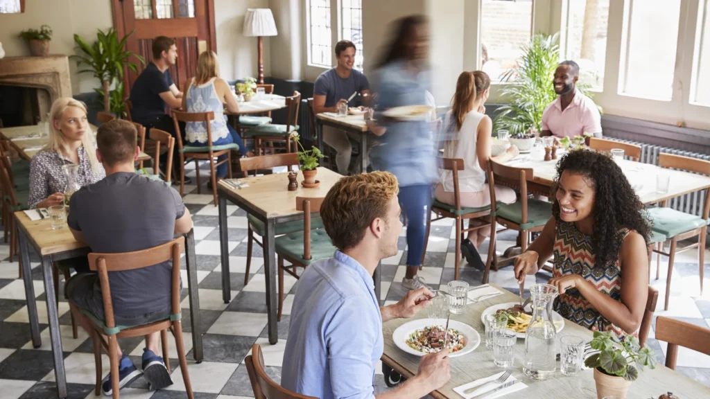 Cómo trabajar el upselling en restaurantes sin que la sala parezca un guion de ventas