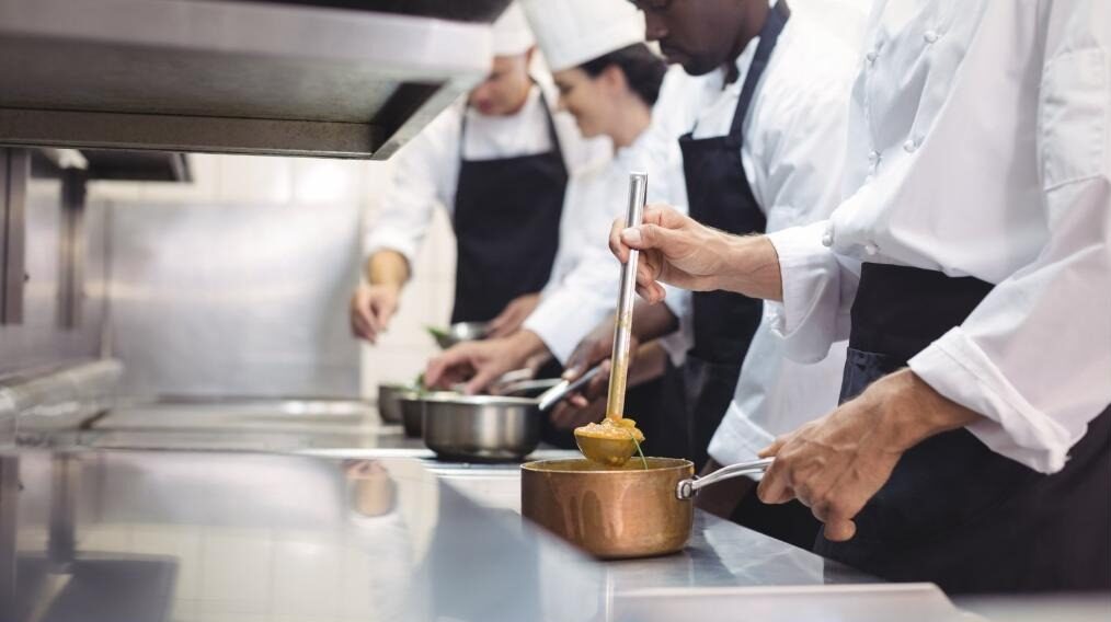 Productividad en restaurantes: la métrica que cambia tu margen sin tocar la carta